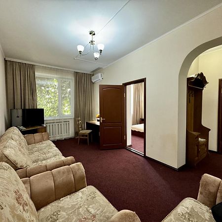 Hotel Zhambyl Taraz Buitenkant foto
