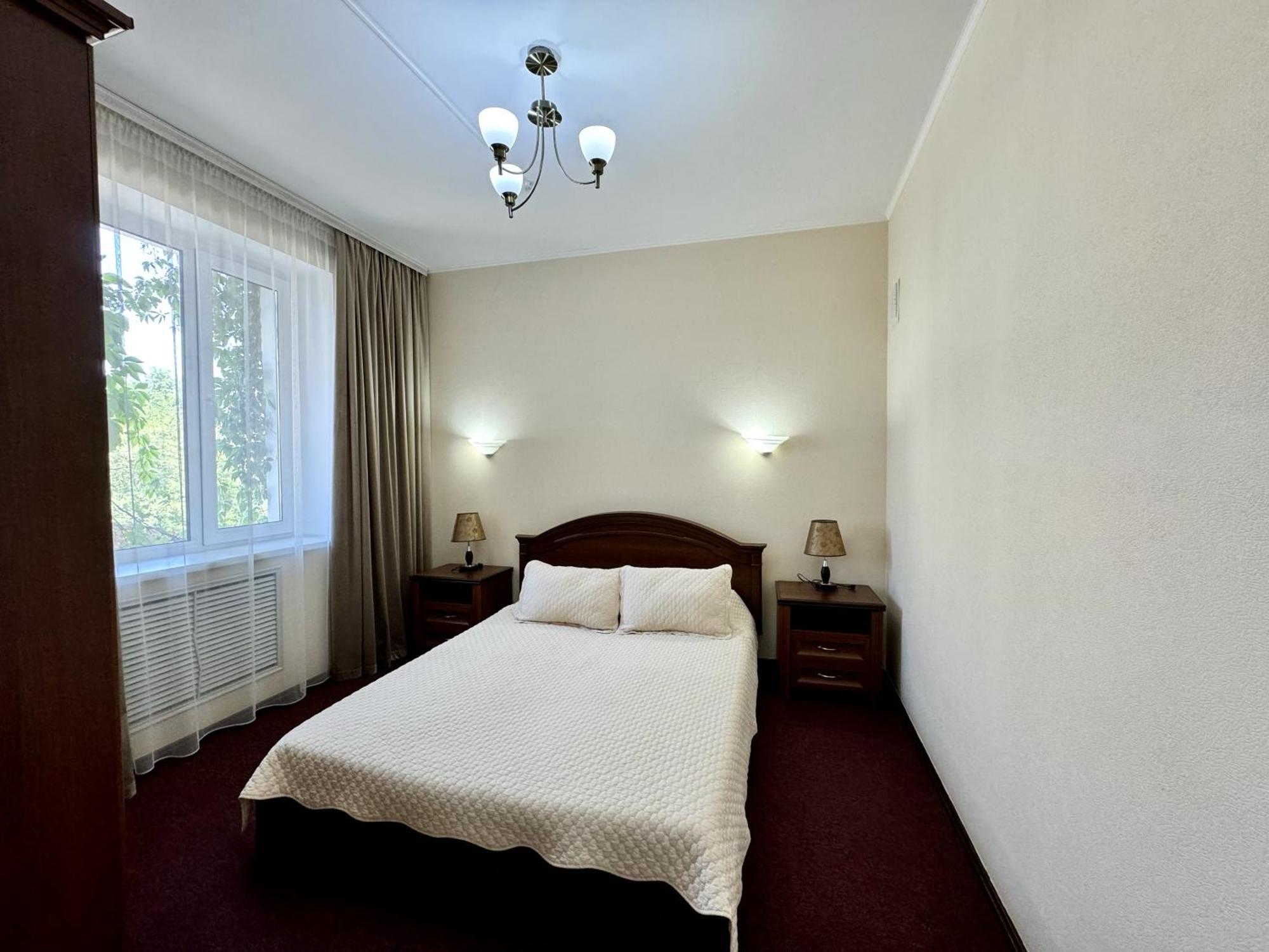 Hotel Zhambyl Taraz Buitenkant foto