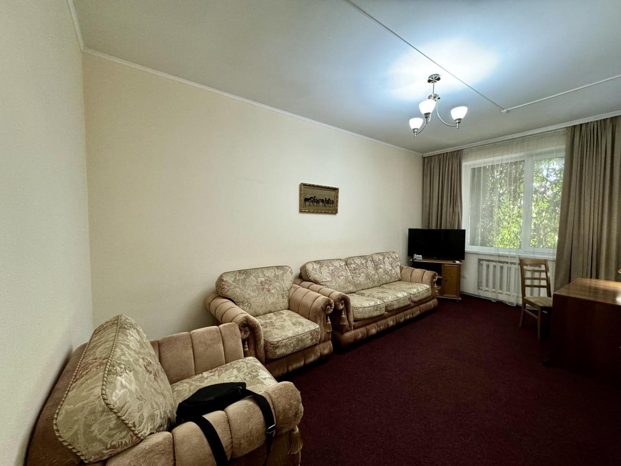 Hotel Zhambyl Taraz Buitenkant foto