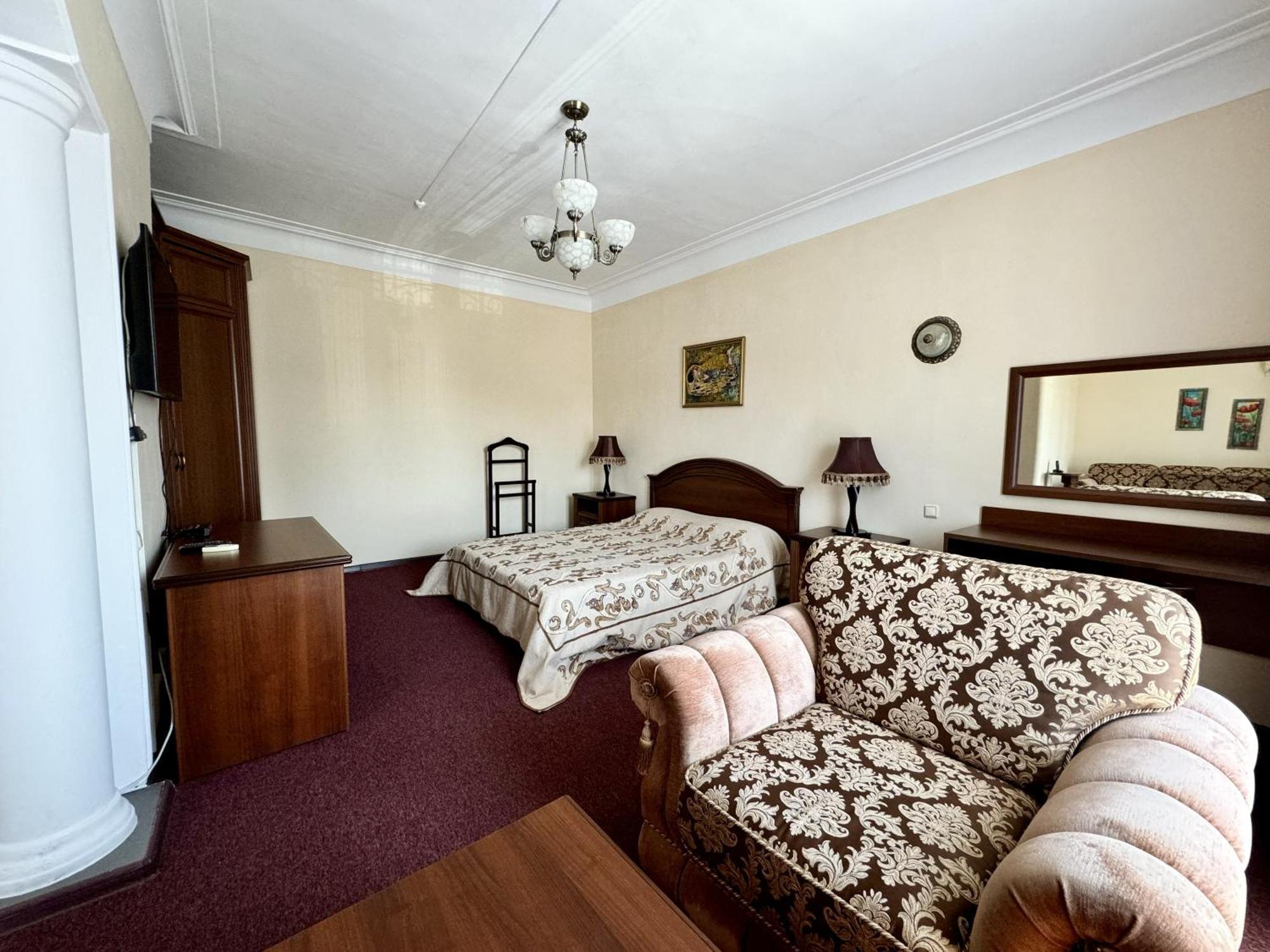 Hotel Zhambyl Taraz Buitenkant foto