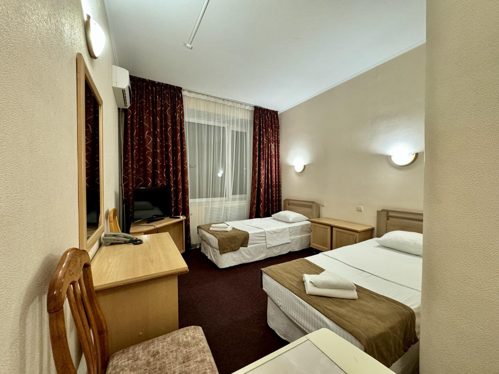 Hotel Zhambyl Taraz Buitenkant foto