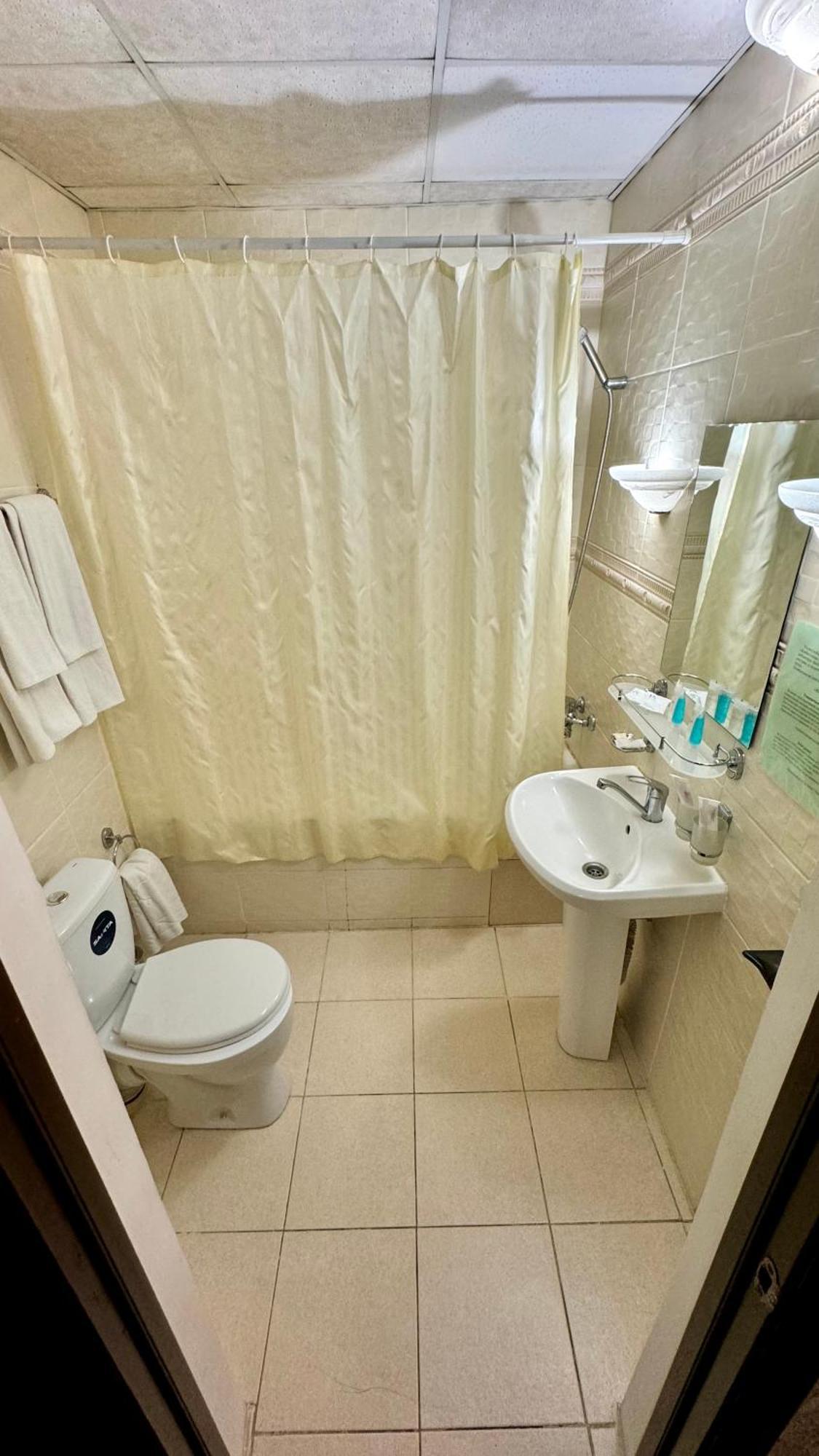 Hotel Zhambyl Taraz Buitenkant foto